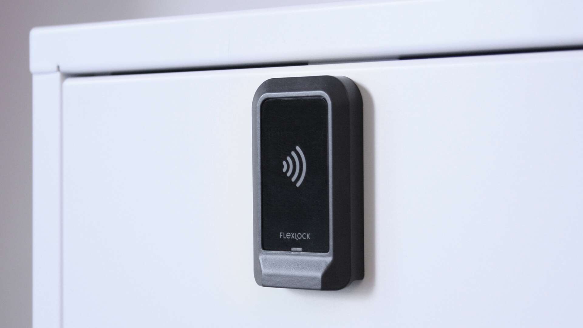 flexlock-public-smart-products-swedstyle
